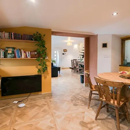 Cosy House Near Disneyland Esbly